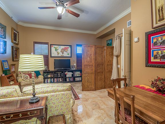 5th image of 93 Delannoy Ave Ph 1303