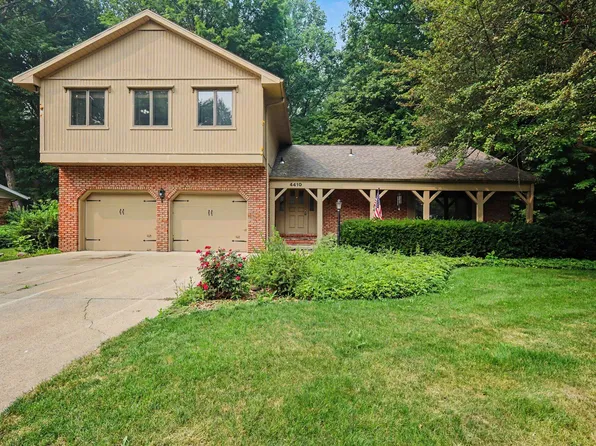 4410 Laurel Dr, Saint Joseph, MI 49085