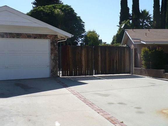 2nd image of 4345 Valentine Ln