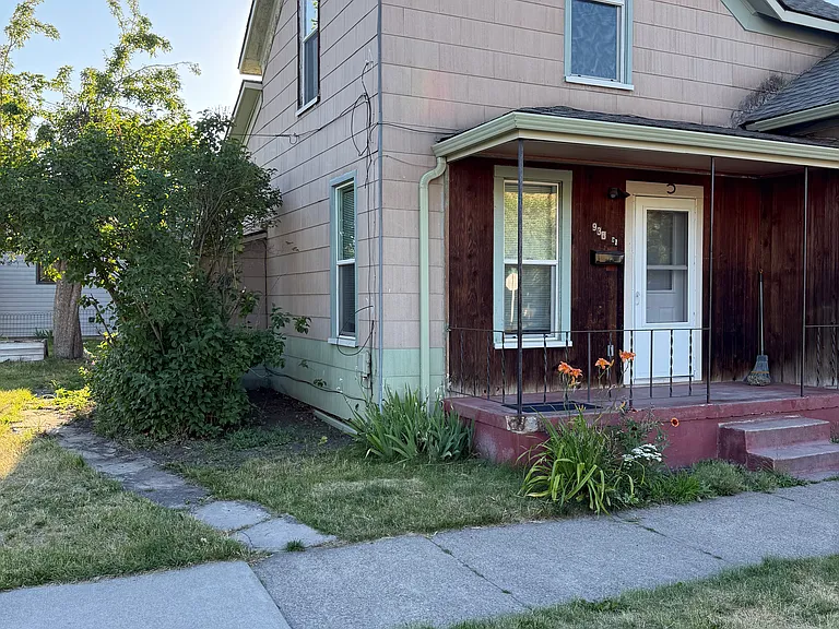 935 Worden Ave #1 — Photo 1