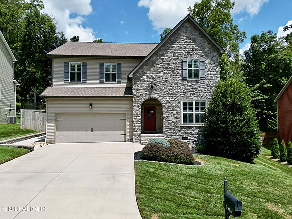2nd image of 3918 Boyd Walters Ln