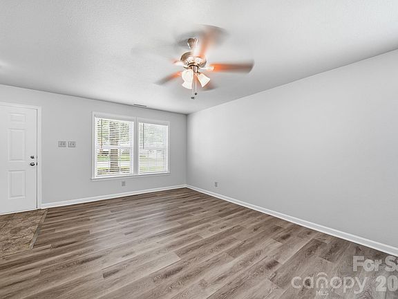 2nd image of 1602 Matthew Allen Cir