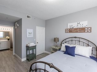 2040 Greenview Shores Blvd APT 211, Wellington, FL 33414
