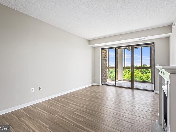 3rd image of 19355 Cypress Ridge Ter Unit 1022