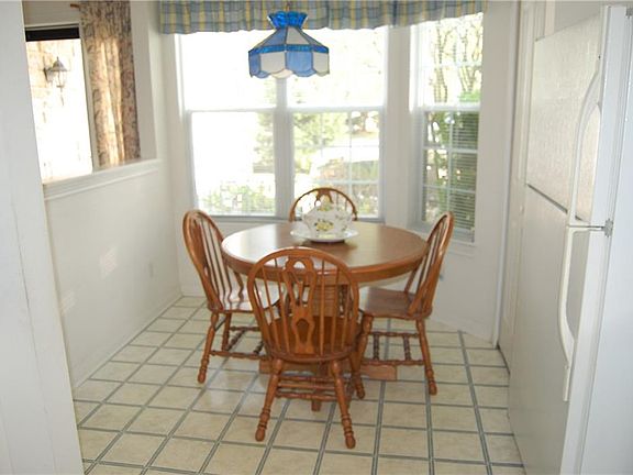 4th image of 416 Woodside Dr