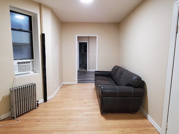 3rd image of 351 W 47th St #A3