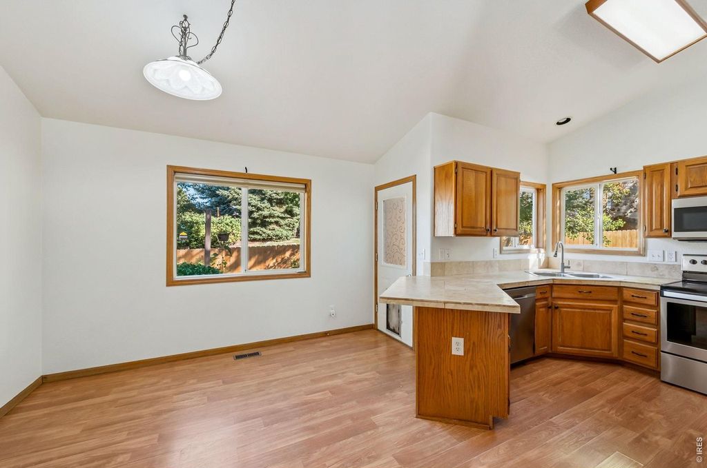 430 Derry Dr