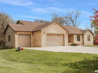 2426 N Cobble Creek Ct, Hanna City, IL 61536