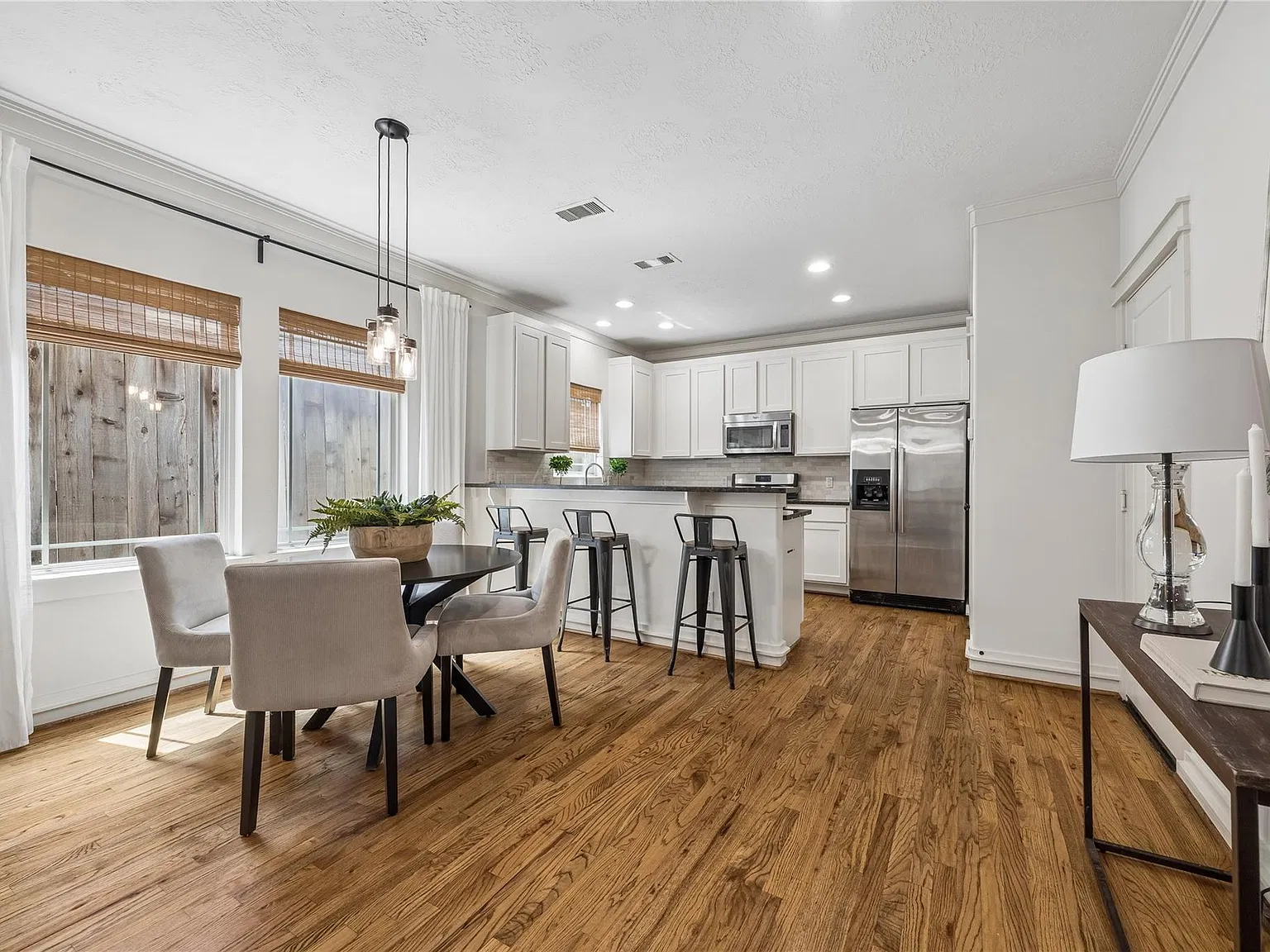 3 bed, 2.5 bath, 1541 sqft, $2,700 — Photo 4