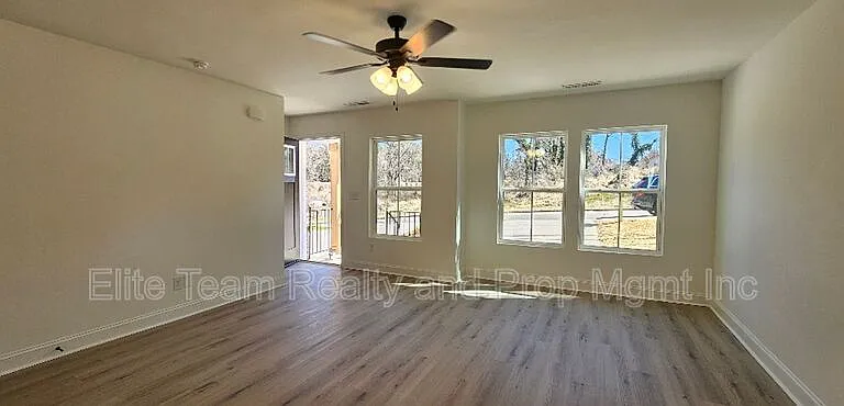 382 W Moore Ave #A — Photo 8