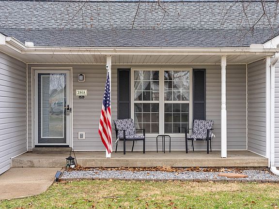2nd image of 3868 Roscommon Way