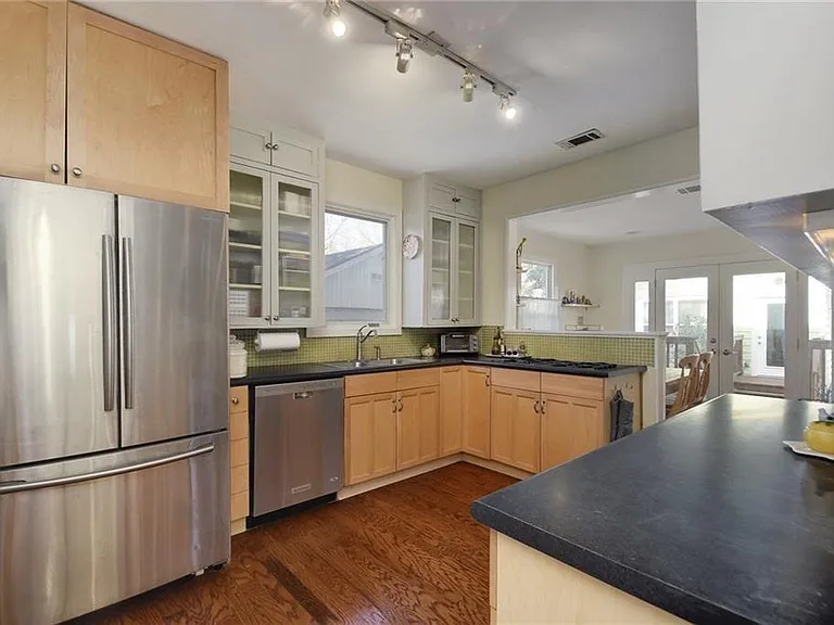 4412 Barrow Ave — Photo 5