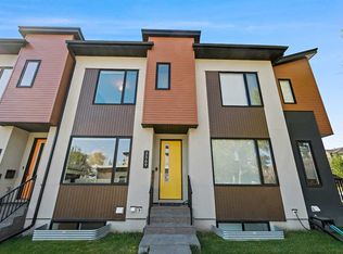3569 N 19th Ave SW, Calgary, AB T3E 8C9