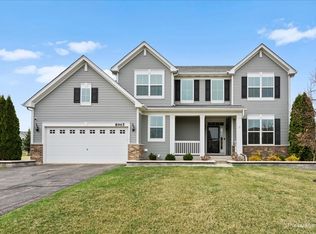 8965 Clinnin Ln, Huntley, IL 60142