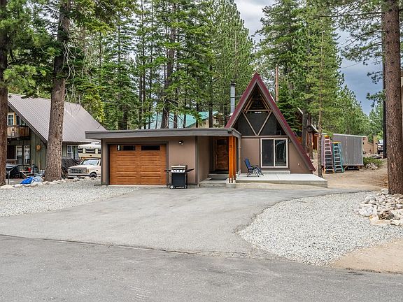 2nd image of 11 Knob Hill Ln