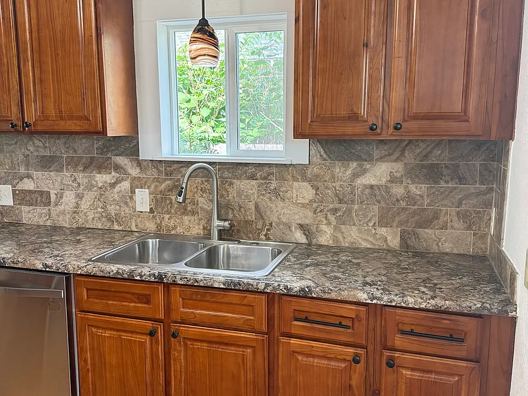 1407 W Kiernan Ave — Photo 5