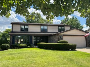 3915 Joanne Dr, Glenview, IL 60026
