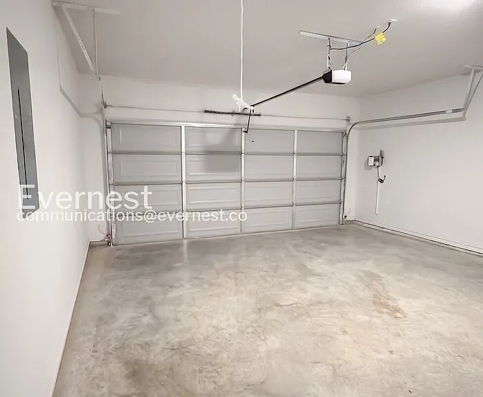 8511 Glade Dr — Photo 23