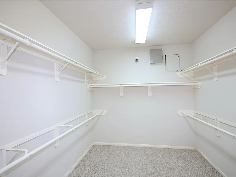 4810 Zachary Ln — Photo 16