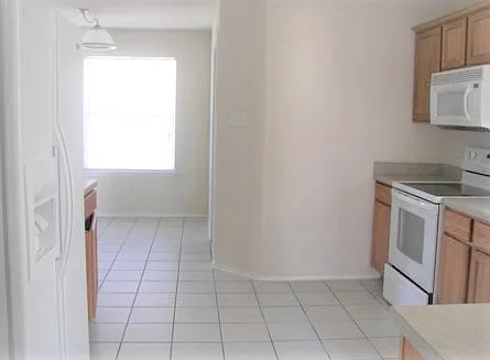 3 bed, 2052 sqft, $1,650 — Photo 3