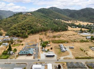 172 S Old Pacific Hwy, Myrtle Creek, OR 97457