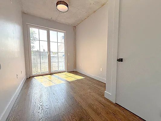 5th image of 31-19 37th St #3E
