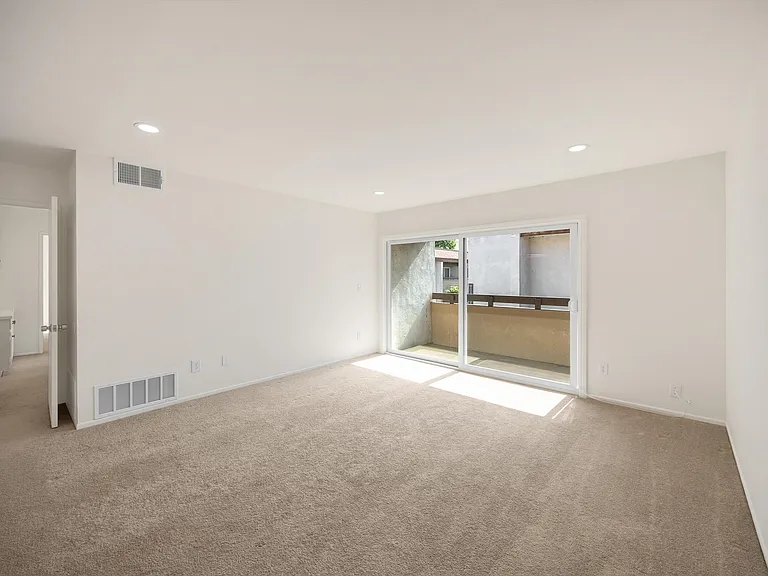 2521 W Sunflower Ave #R8 — Photo 24