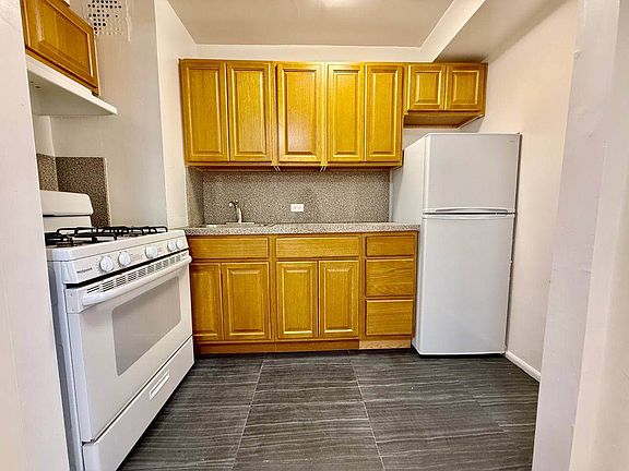 4th image of 825 Ocean Pkwy APT 2G