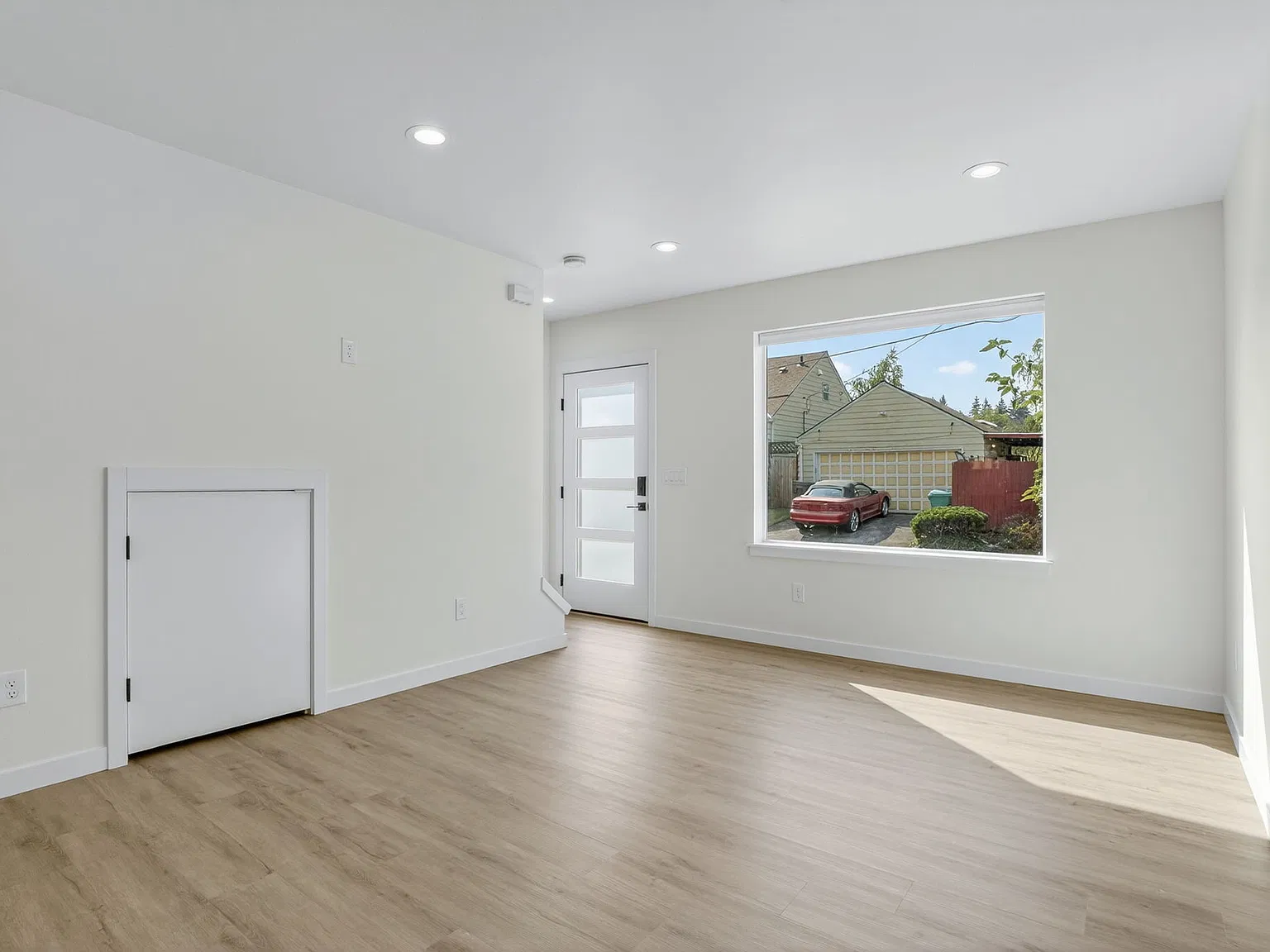 2 bed, 2.5 bath, 800 sqft, $2,400 — Photo 3