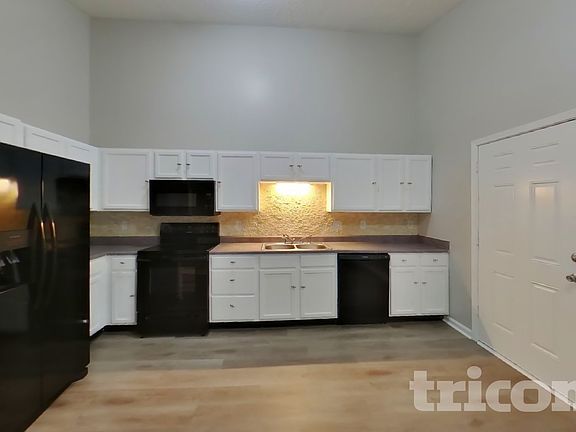 5th image of 4020 Waterfield Dr