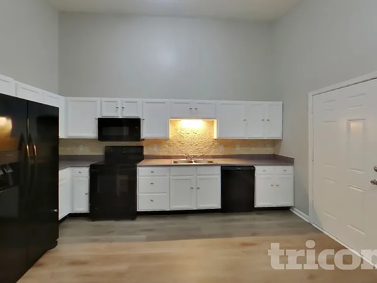 4020 Waterfield Dr — Photo 5