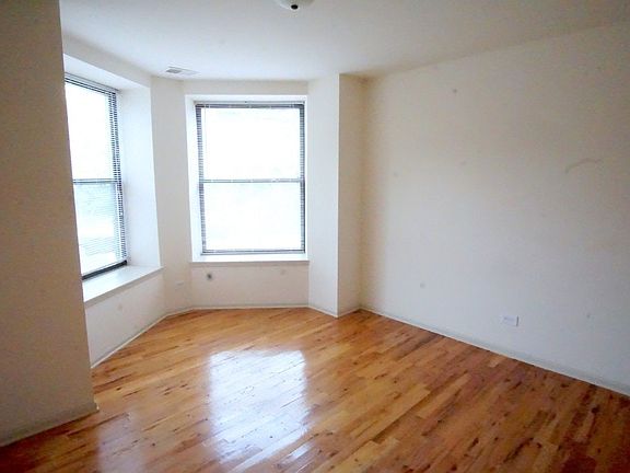 3rd image of 1311 W Leland Ave
