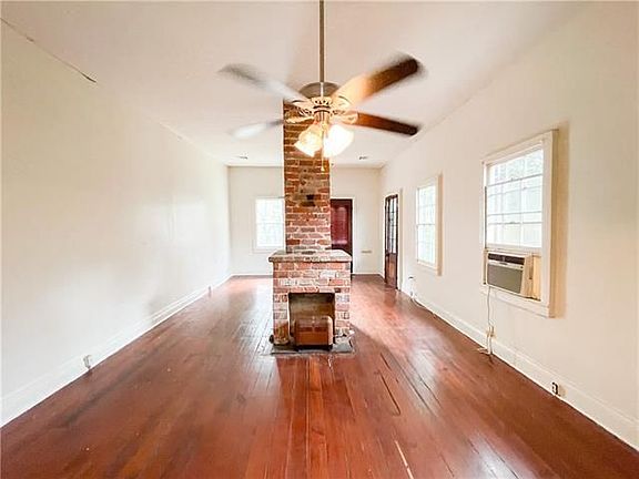 3rd image of 619 Marengo St