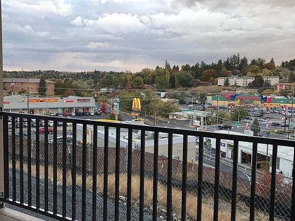 4th image of 592 NE Stadium Way #592S