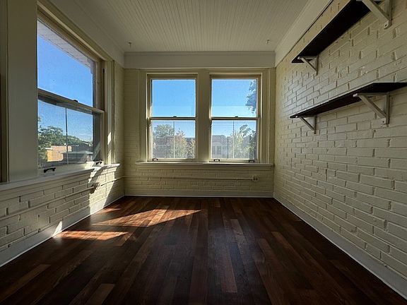 4th image of 1442 W Jarvis Ave APT 3B