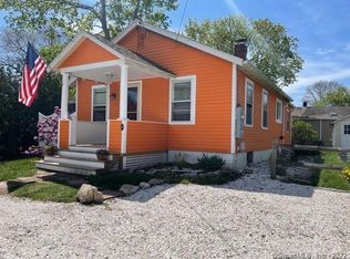 15 Hurlbutt Rd, Gales Ferry, CT 06335