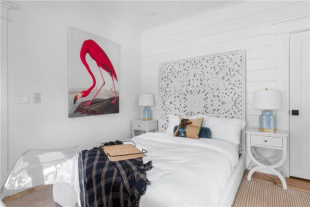 2 bed, 1.0 bath, 837 sqft, $5,200 — Photo 3