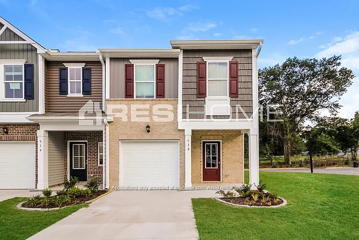 1300 Simmons Ridge Ln