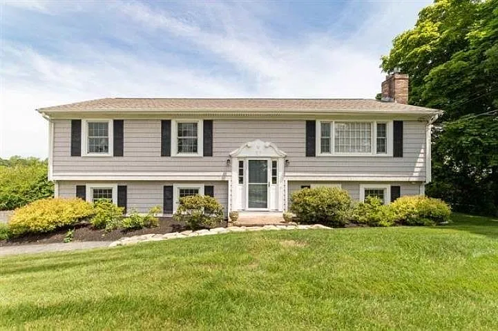 3 bed, 2.5 bath, 1847 sqft, $5,000 — Photo 1
