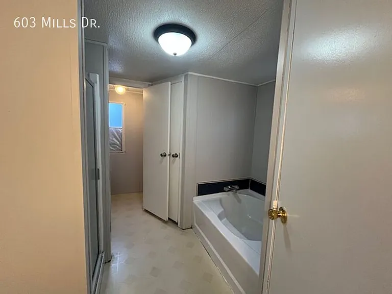 603 E Mills Dr — Photo 7