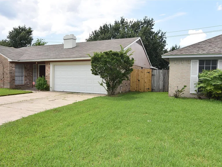 1374 Gentle Bend Dr — Photo 3