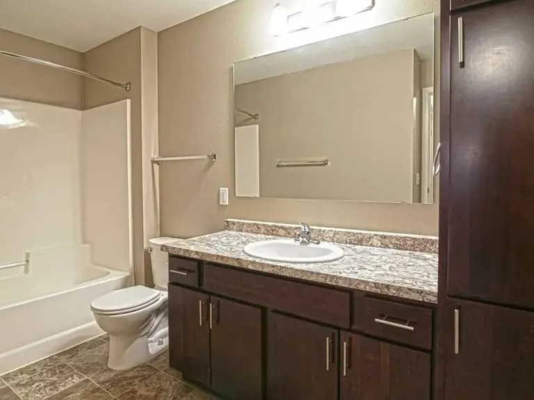 Veraway Apartments — Photo 22