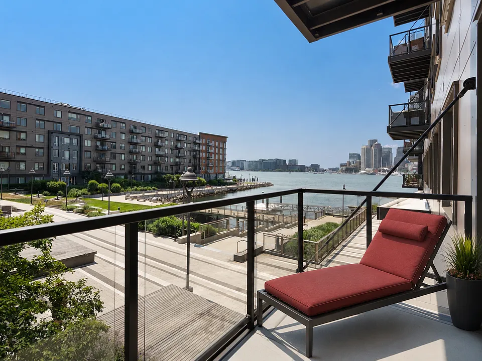 65 Lewis St #2160