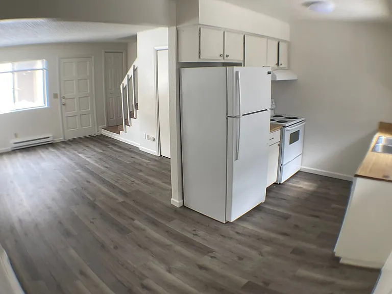 2110 N East St — Photo 1