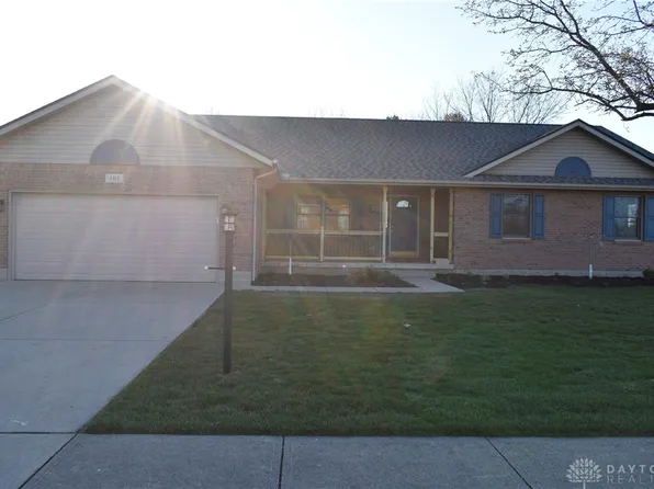 101 Irongate Dr, Englewood, OH 45322