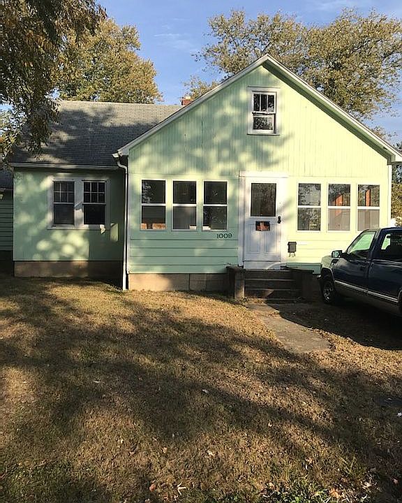 1st image of 1009 N Walnut St