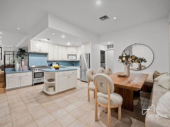 5th image of 253 W 73rd St