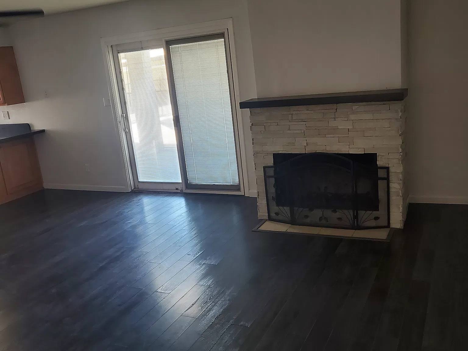 4 bed, 1900 sqft, $3,200 — Photo 3