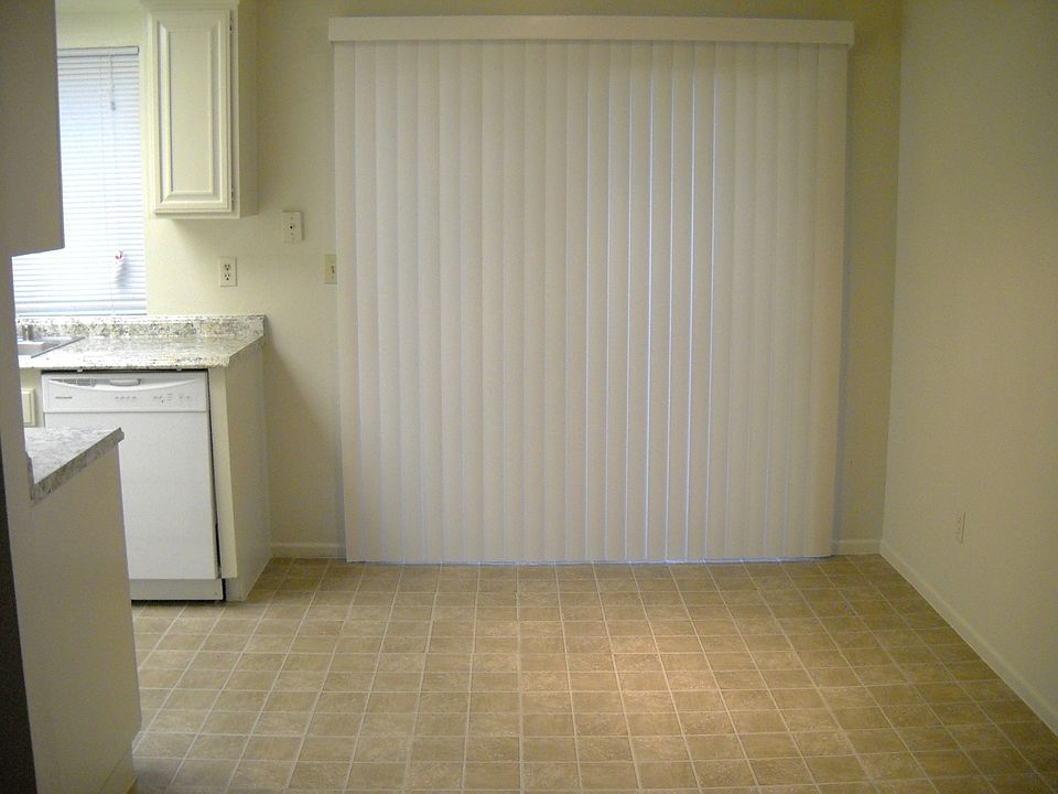 2nd image of 2860 W Lincoln Ave APT D