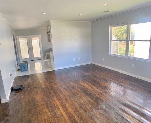 5th image of 1726 Oak St